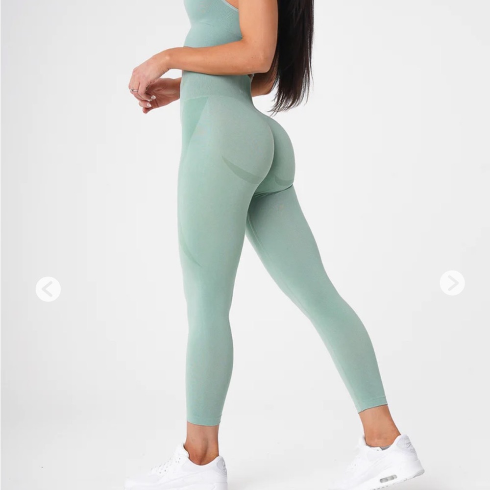 NVGTN Contour Seamless Leggings (Sage Green)